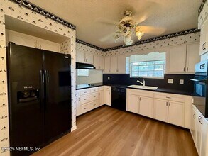 5907 Gumwood Dr in Jacksonville, FL - Building Photo - Building Photo