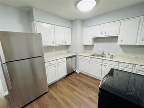 6826 SW 52nd Ave in Gainesville, FL - Building Photo - Building Photo