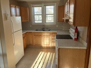50 Mount Vernon St in Canton, MA - Foto de edificio - Building Photo