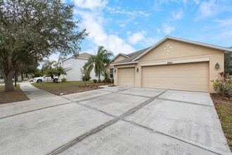 2622 Yukon Cliff Dr in Ruskin, FL - Foto de edificio - Building Photo