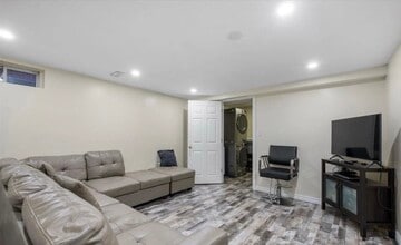 67 Shady Pine Cir in Brampton, ON - Building Photo - Building Photo
