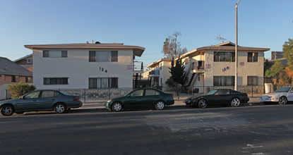 120-124 E Avenue 40 in Los Angeles, CA - Foto de edificio - Building Photo