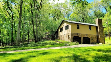 21315 Forest Glen Dr in South Bend, IN - Building Photo - Building Photo