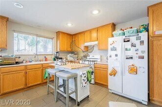 548 Haunts Walk Ave in Las Vegas, NV - Building Photo - Building Photo