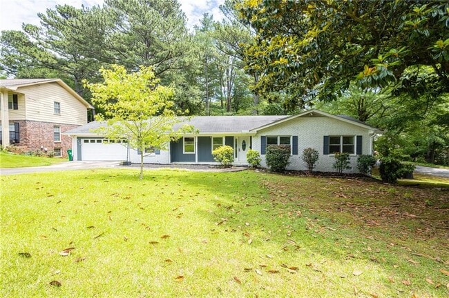 property at 2519 Lauderdale Dr NE