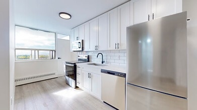 675 Martin Grove Rd in Toronto, ON - Building Photo - Building Photo