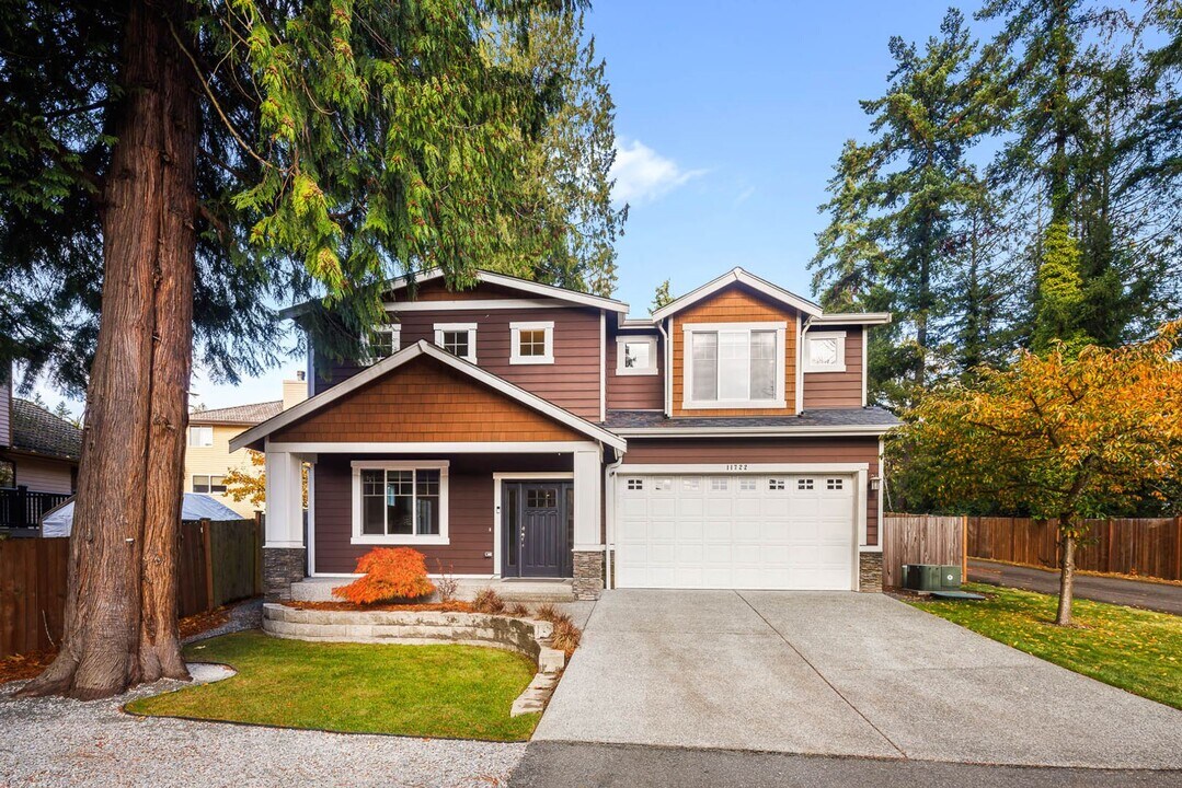 11722 NE 112th St in Kirkland, WA - Building Photo