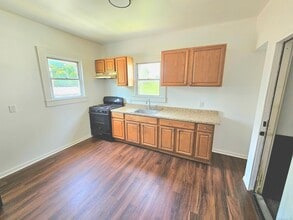 483 Ferry St in New Haven, CT - Building Photo - Building Photo