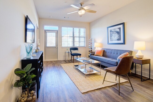 Mid-town Row in Montgomery, AL - Building Photo - Building Photo