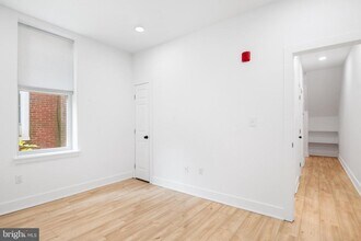 1949 N 32nd St in Philadelphia, PA - Building Photo - Building Photo