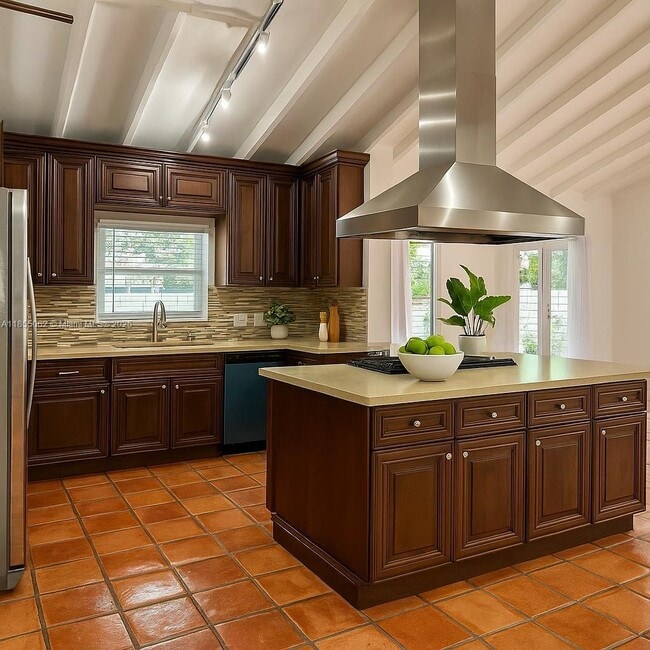 3850 Crawford Ave in Miami, FL - Foto de edificio - Building Photo