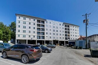 2002 Greene St in Columbia, SC - Building Photo - Building Photo
