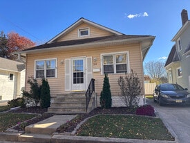 126 Yale Rd in Audubon, NJ - Building Photo