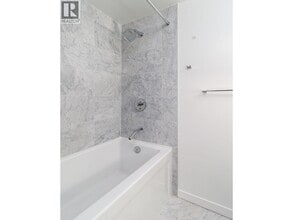 68 Smithe St in Vancouver, BC - Building Photo - Building Photo