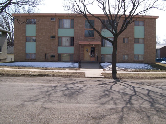 1010 Lafond Ave in St. Paul, MN - Foto de edificio - Building Photo