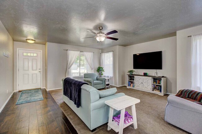 592 W White Sands Ct in Meridian, ID - Building Photo - Building Photo