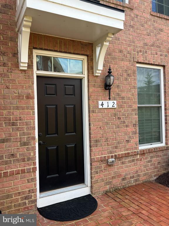 property at 412 Haupt Square SE