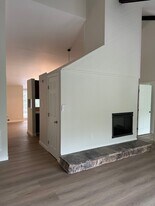 2055 Ascot Dr, Unit 207 in Moraga, CA - Building Photo