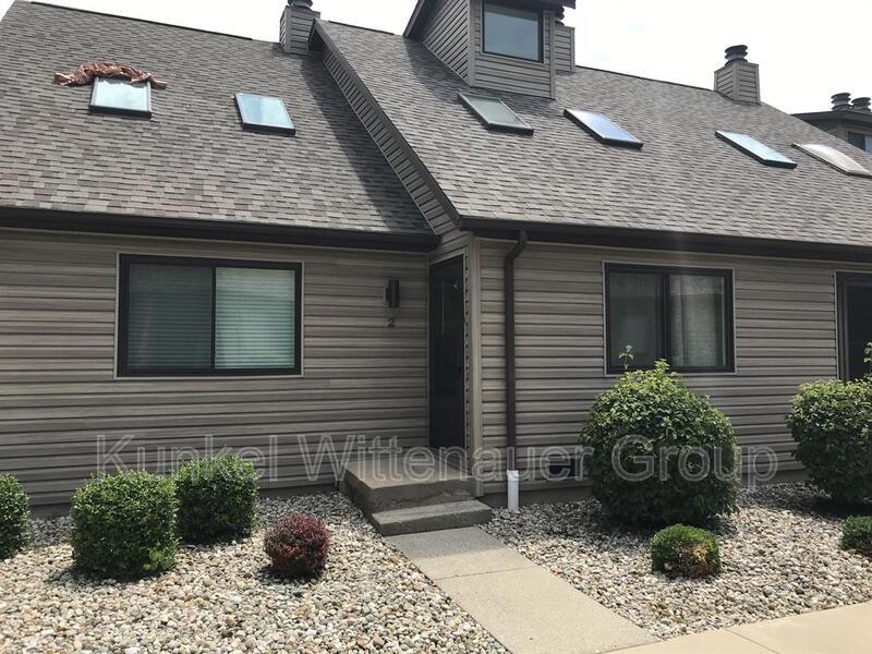401 Ponderosa Ave in O'Fallon, IL - Building Photo