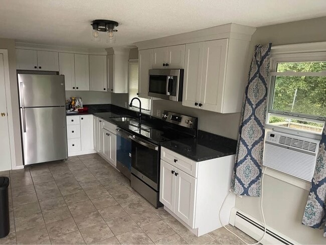 67 Old County Rd in Plaistow, NH - Building Photo - Building Photo