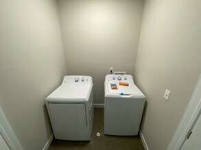 Lathrup Court Apartments in Lathrup Village, MI - Building Photo - Building Photo