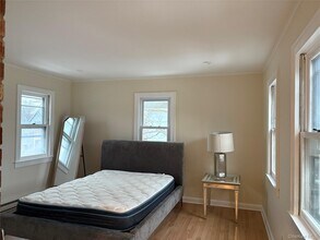 325 Wiggins St in Greenport, NY - Building Photo - Building Photo