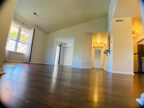 305 Shepherds Way, Unit 305 in Southampton, PA - Building Photo - Building Photo