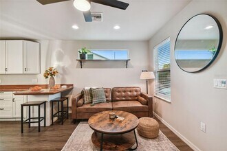 2310 30th Ave N in St. Petersburg, FL - Building Photo - Building Photo
