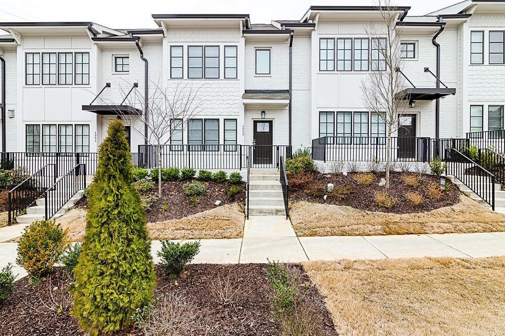 1963 Summit Trace Cir NW in Atlanta, GA - Building Photo