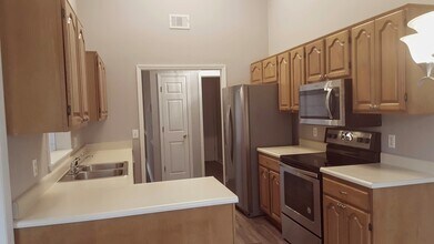 1 Barons Way in Savannah, GA - Building Photo - Building Photo