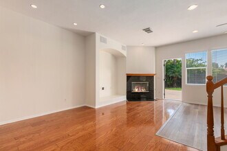 633 Sumner Way in Oceanside, CA - Building Photo - Building Photo