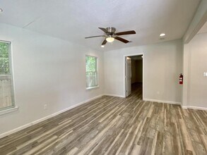 1138 Santa Anna St in San Antonio, TX - Building Photo - Building Photo