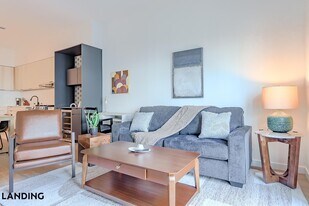 2623 Keene St, Unit 558 in Houston, TX - Building Photo