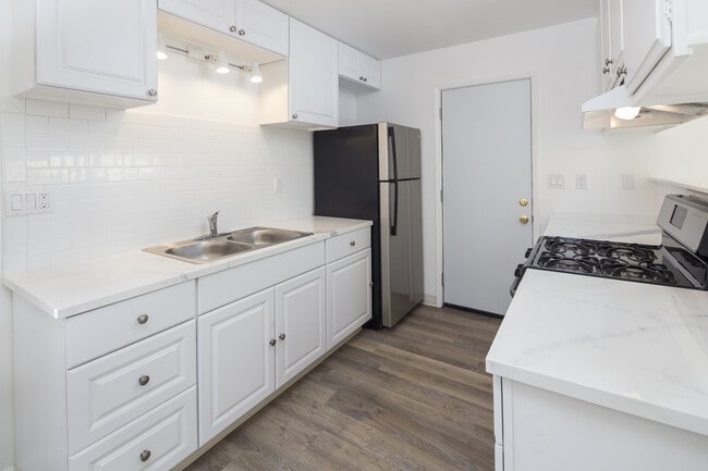 property at 6740 Sabado Tarde Rd