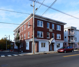 302 Manton Ave in Providence, RI - Building Photo - Building Photo