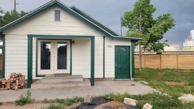 303 S 2nd St in La Salle, CO - Building Photo - Building Photo