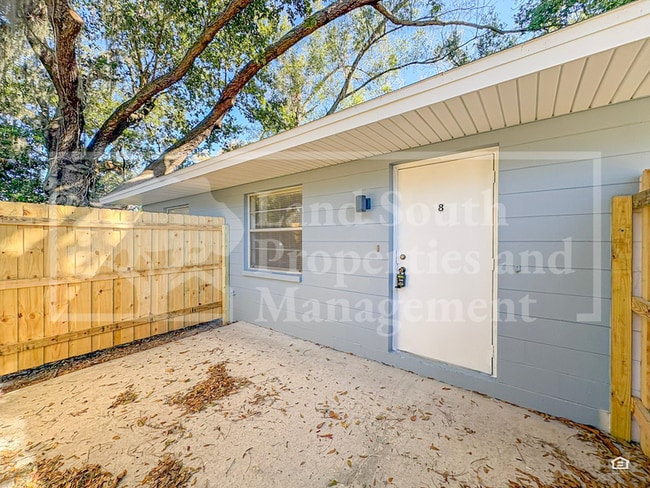 property at 815 W Carole St