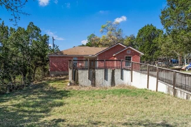221 N Scenic Loop in Canyon Lake, TX - Building Photo - Building Photo