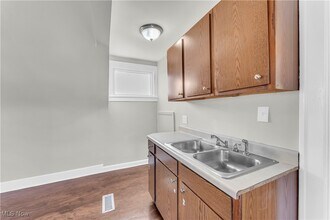 1717 Granby Ave in Cleveland, OH - Building Photo - Building Photo