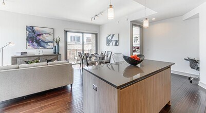 1399 Fannin St in Houston, TX - Building Photo - Building Photo