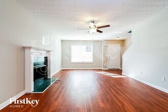 245 Shadowbrooke Cir SW in Loganville, GA - Foto de edificio - Building Photo