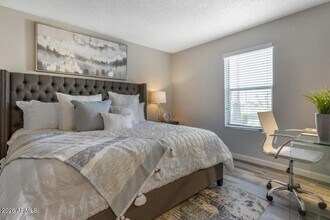 17031 N 11th Ave, Unit B2 in Phoenix, AZ - Foto de edificio - Building Photo