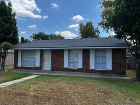 118 Sorority Dr in Lafayette, LA - Building Photo