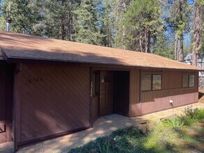 15166 Jack Pine Way in Magalia, CA - Building Photo - Building Photo