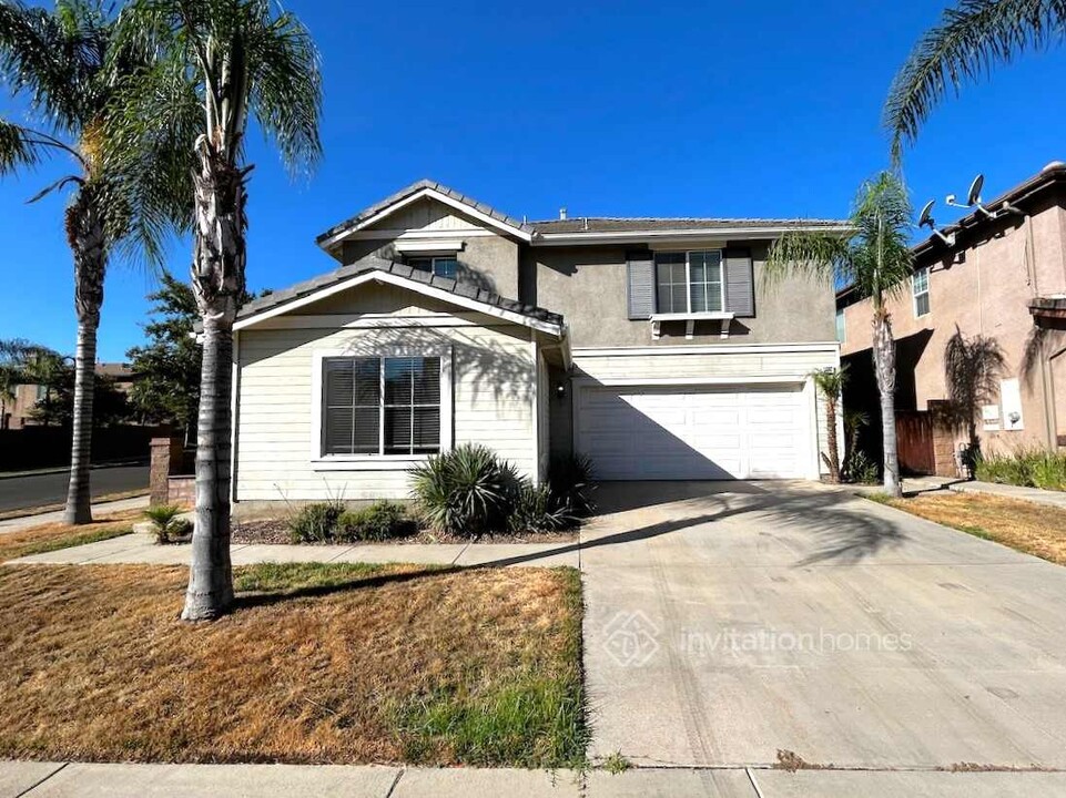 11357 Magnolia St in Corona, CA - Building Photo