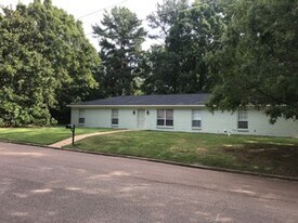 204 Garner St in Oxford, MS - Building Photo