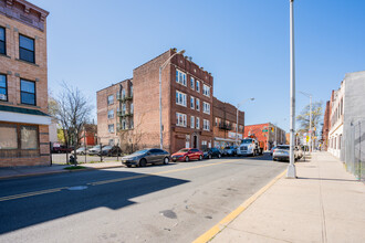 50 Martin Luther King Jr Dr in Jersey City, NJ - Building Photo - Building Photo