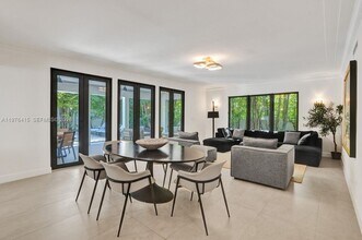 5735 N Bay Rd in Miami Beach, FL - Building Photo - Building Photo
