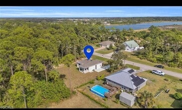 6018 S Moss Cir in La Belle, FL - Building Photo - Building Photo