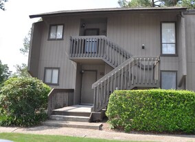 10 Pine Tree Rd in Pinehurst, NC - Building Photo